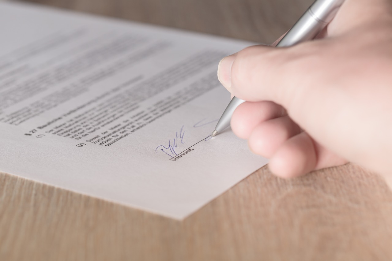 Les démarches administratives indispensables pour louer un bien immobilier